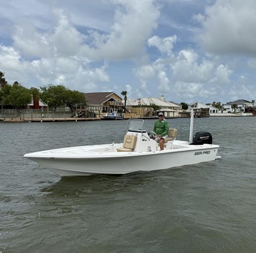 Laguna Express (21 FT Bay 150 HP Fishing or Cruising)